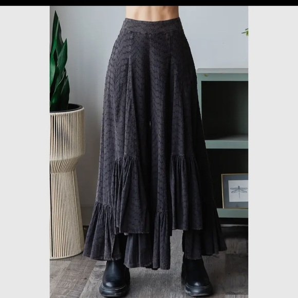 Oli & Hali Washed Black Ruffled Wide-Leg Pants - Picture 2 of 3